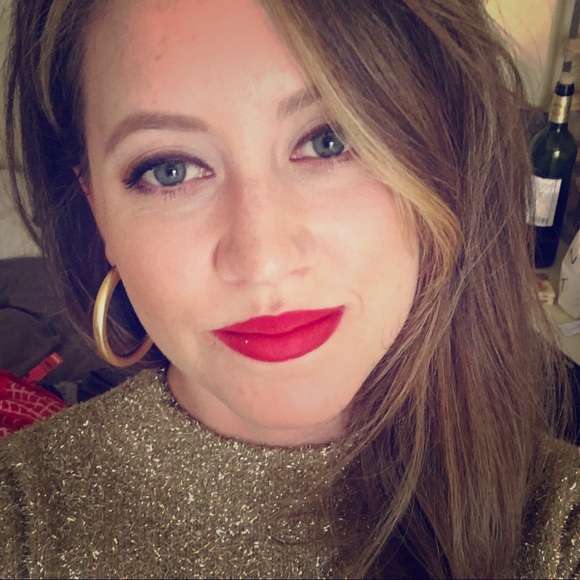 Meet your Posher, Hayley - Picture 1 of 1